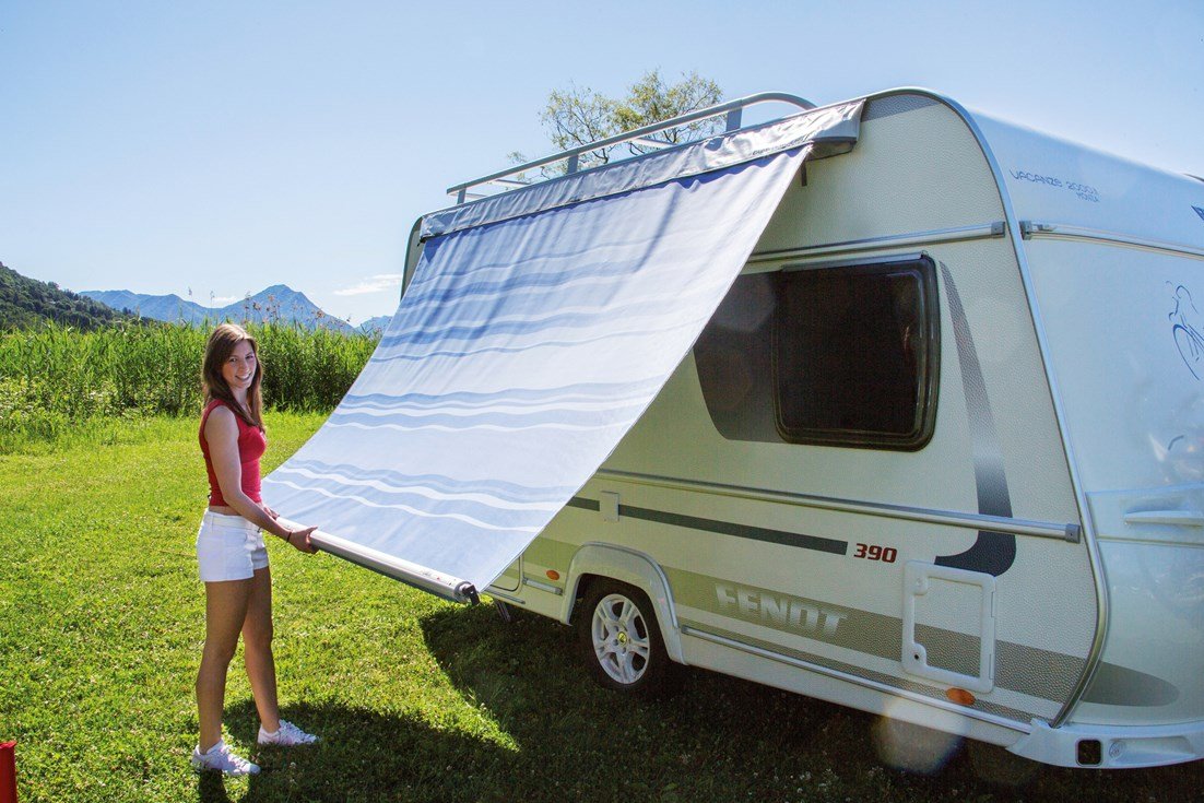 senkrecht markise 4m elektrisch Elektrische MAXI-Vertikalmarkise mit Funkmotor 230V oder 12V main image 0