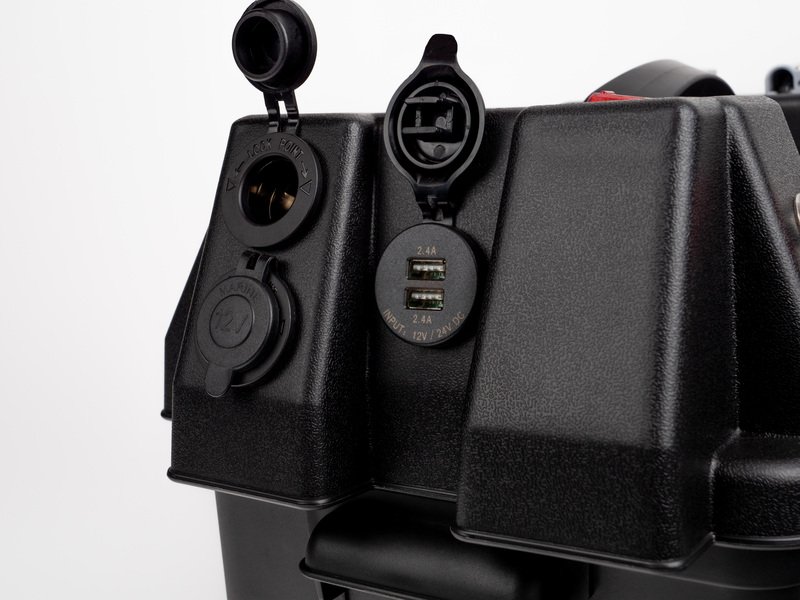 WATTSTUNDE Batteriebox BAX110 Für 100Ah AGM Batterie – Mit USB, 12V Ausgängen, Sicherung & Spannungsanzeige, Für Wohnmobil & Boot
