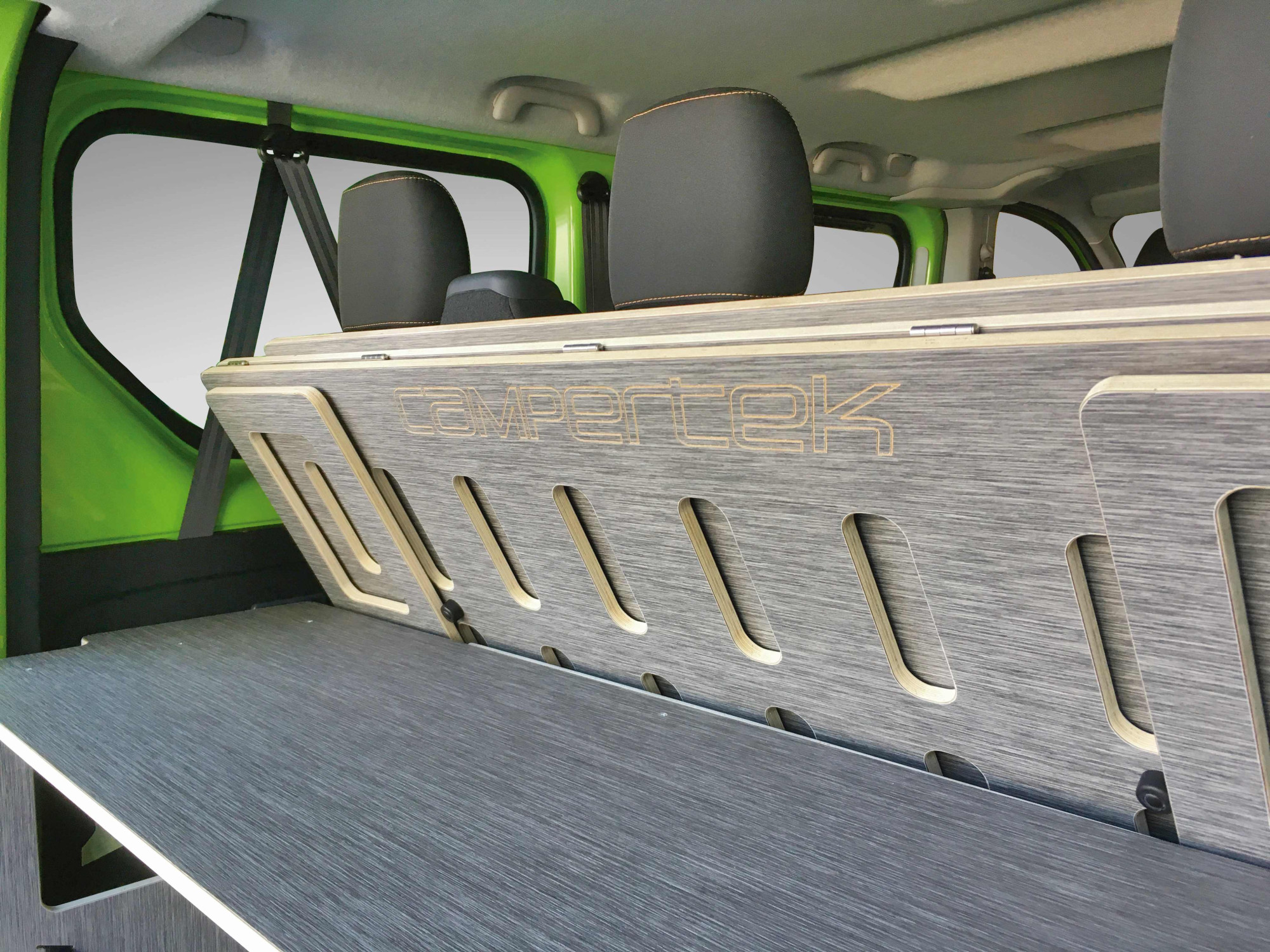 Bettplattform CAMPERTEK für Trafic, Vivaro, Talento, NV300, T5 T6.