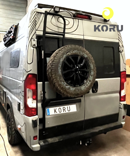 Soporte de rueda graduable KORU + Bisagras 180º aluminio + Escalera, Ducato / Boxer / Jumper