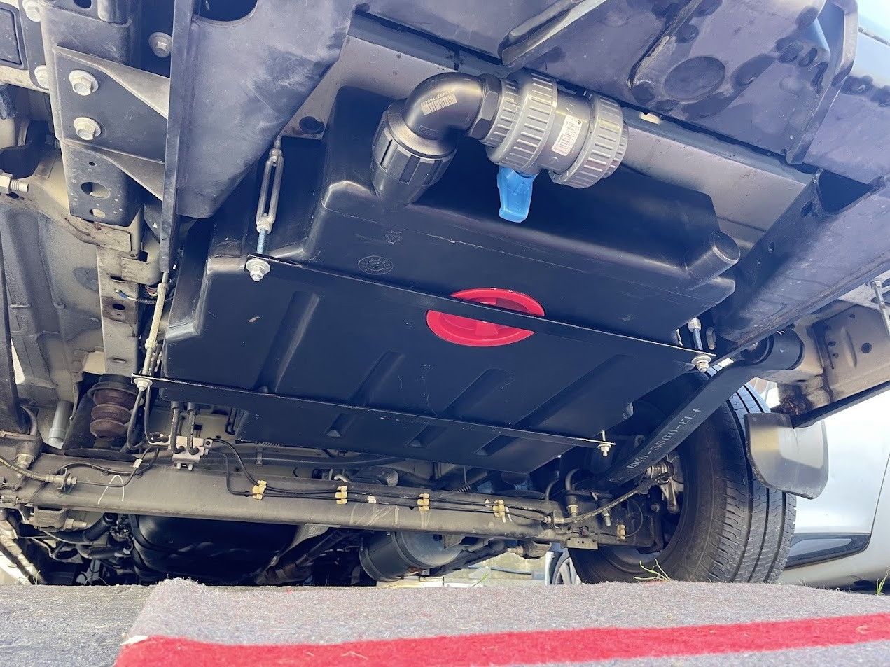 Depósito aguas grises Ford Transit V363 90L