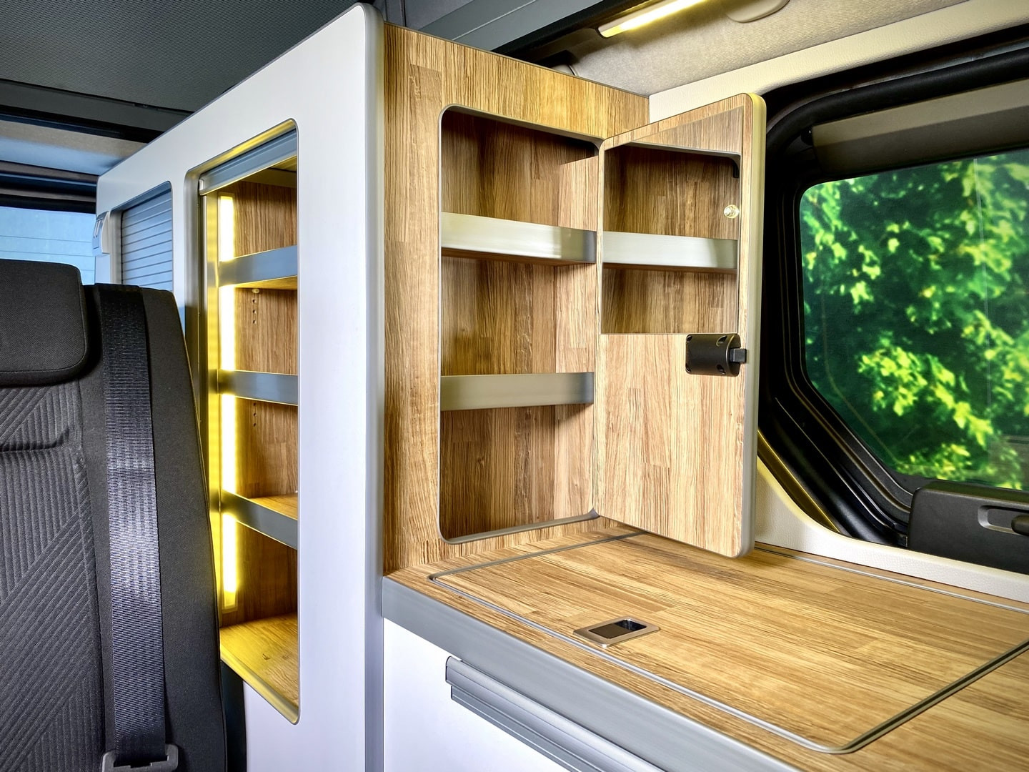 Kompletter Vanausbau CAMPERTEK Renault Trafic