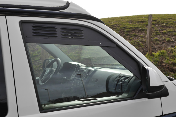 Airvent VW T5 cabin right window