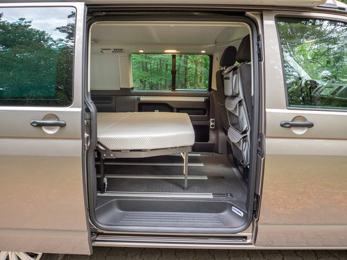 Reimo-Komfortbett für VW T6.1 / T6 / T5 Multivan und California Beach