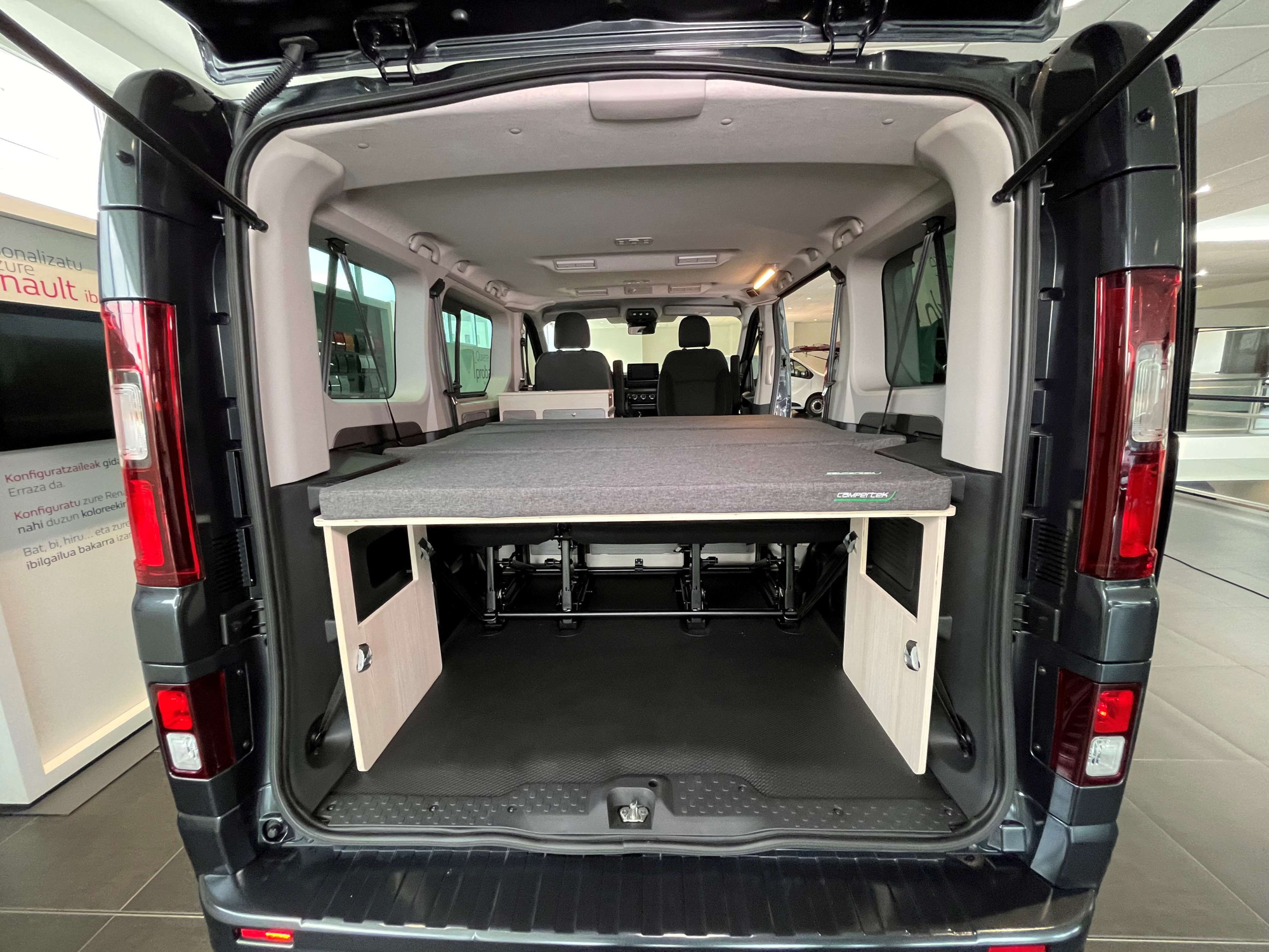 Pull-out bed platform CAMPERTEK for Trafic, Vivaro, Talento, NV300, T5 T6