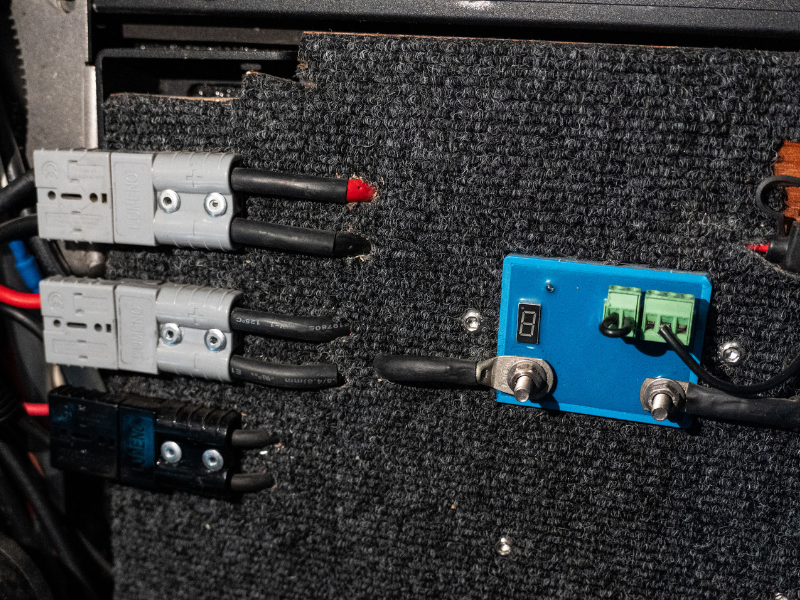 ALU-CAB ModCAP Family Camper