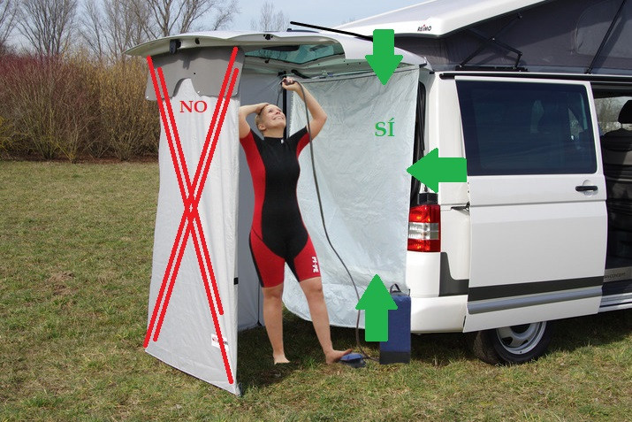 Shower curtain for tailgate