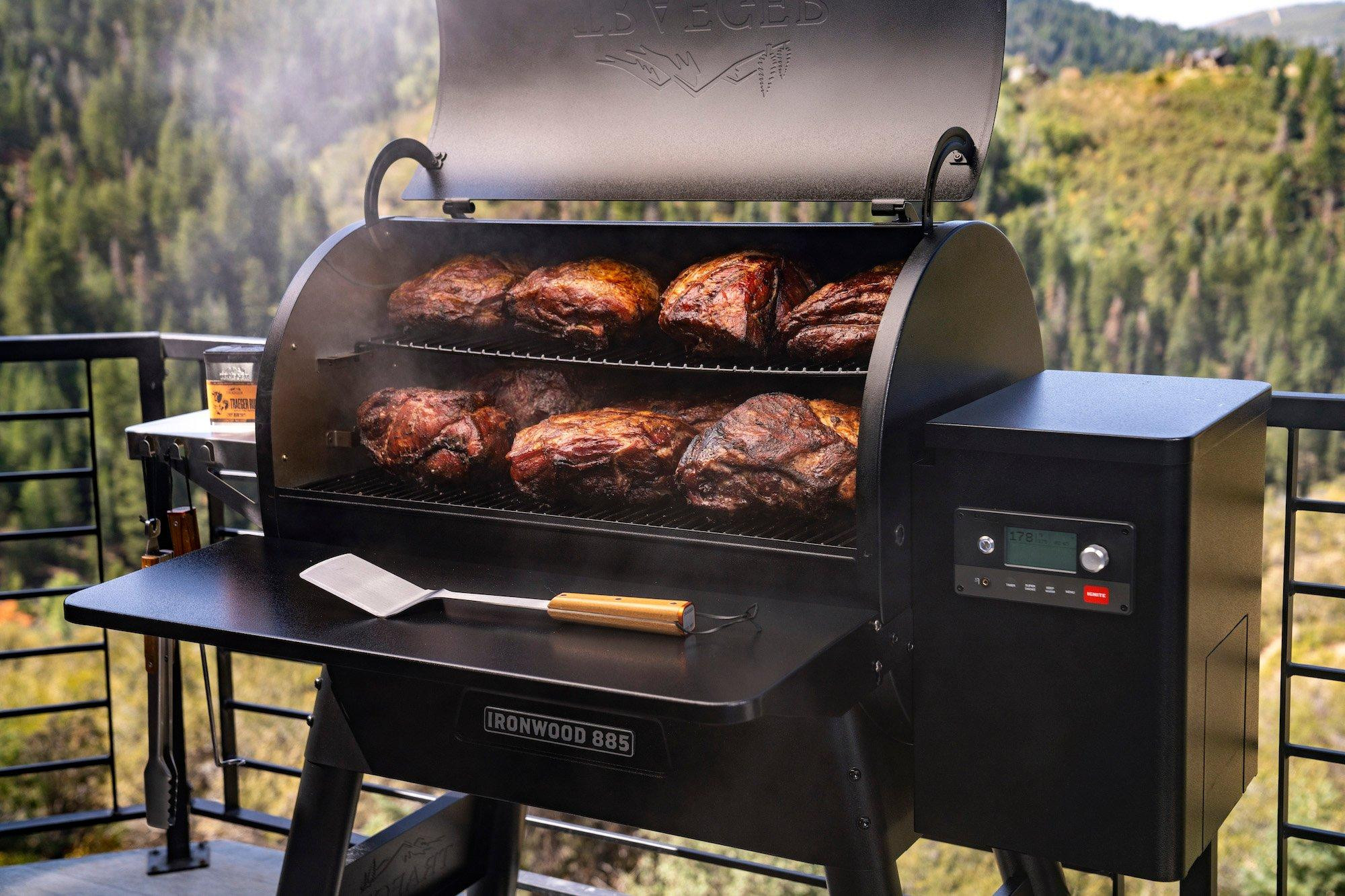 TRAEGER IRONWOOD 885 Pellet BBQ