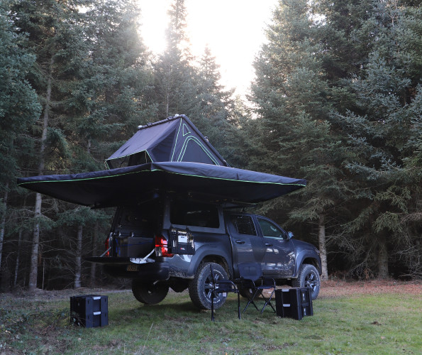 Aluminum canopy camper for pick-up