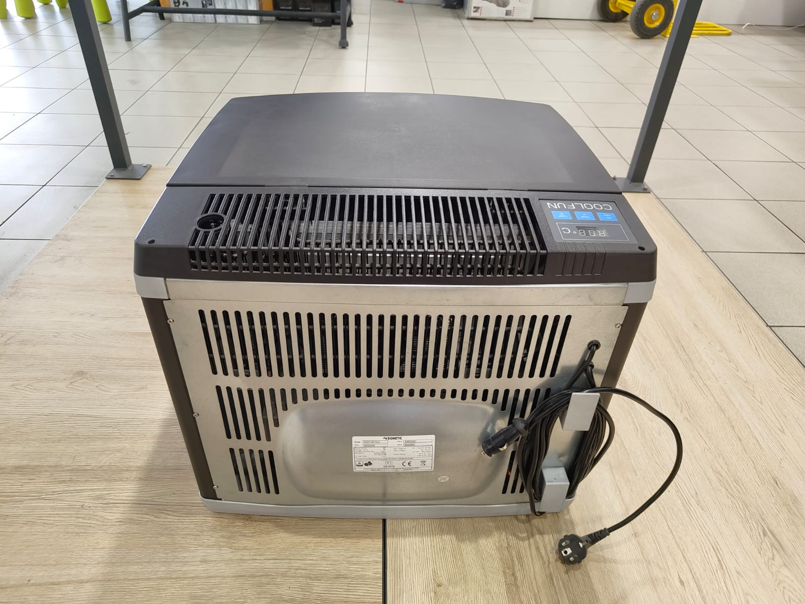 DOMETIC CK40 Hybrid Refrigerator B-STOCK