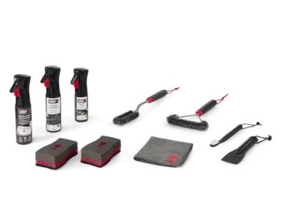 Cleaning kit for stainless steel gas barbecues