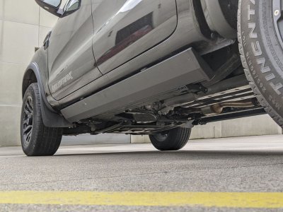 Estribos eléctricos T-MAX E-BOARD para Ford Ranger Doble Cabina.
