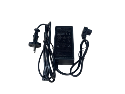 INDEL B 12/220v Adapter
