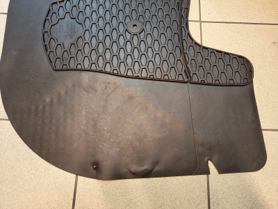 Alfombra de goma CARBEST cabina VW T5/T6/T6.1 B-STOCK